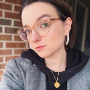 Meet your Posher, Lauren